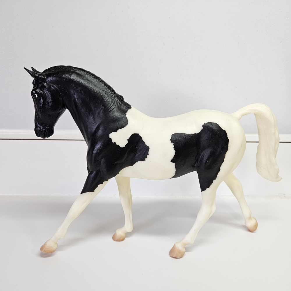 VINTAGE Breyer Horse Keen Warmblood Black Pinto 686 2006